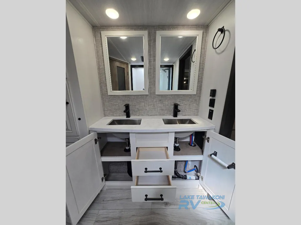 2024 Keystone Montana 3901RK, Photos photo 31