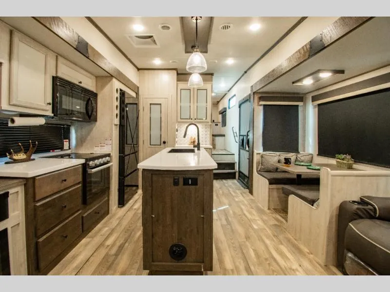2023 Forest River RV Cardinal 312RLLE - Photo 4