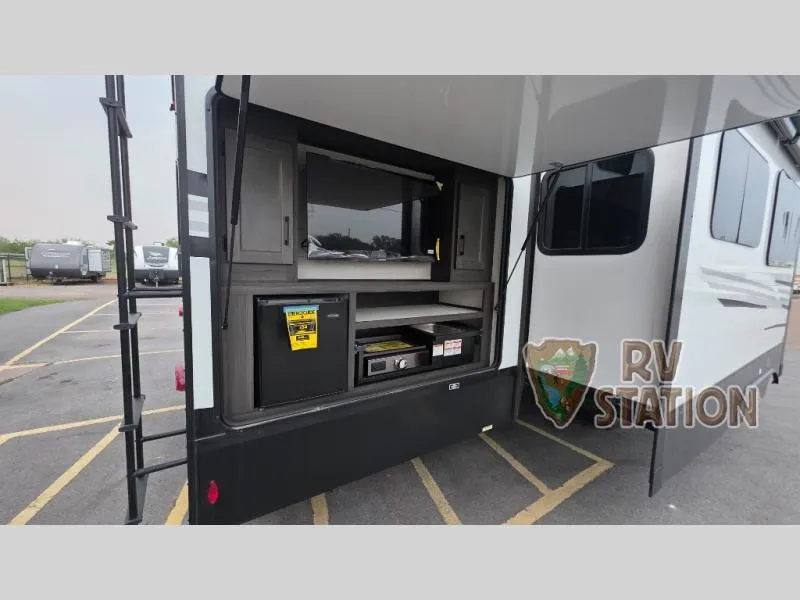 2026 Venture RV SportTrek Touring Edition 354VBH - Photo 2