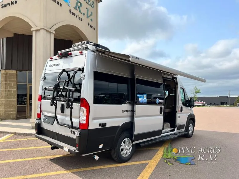 2024 Thor Motor Coach Sequence 20A - Photo 4