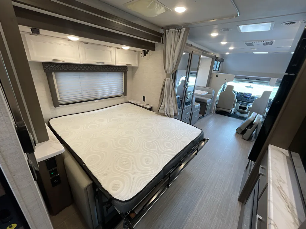2025 Thor Motor Coach Freedom Elite 27HE, Photos photo 13