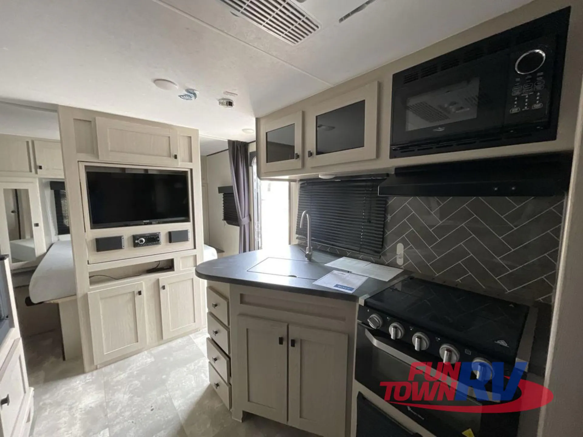 2023 Coachmen Apex 215RBK - Photo 4