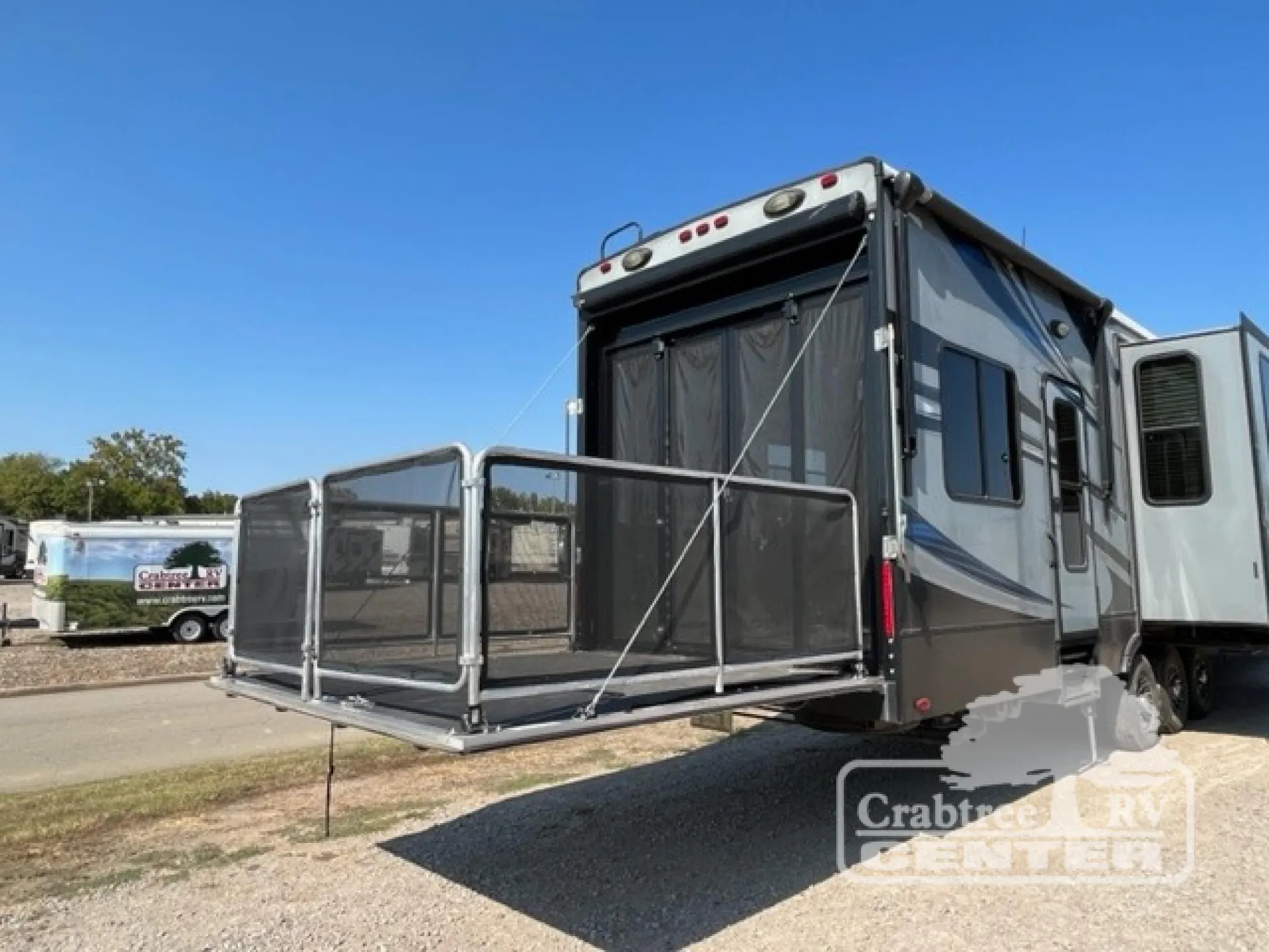 2016 Heartland Road Warrior 425 - Photo 3