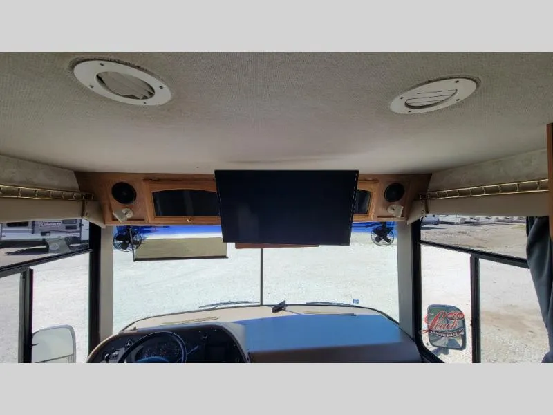 2001 Forest River RV Georgie Boy Used    3301FS LANDAU - Photo 4