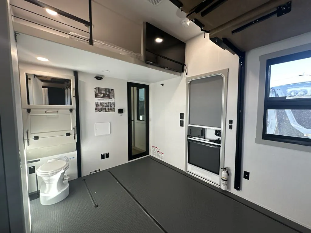 2026 Brinkley Model G 4100, Photos photo 20
