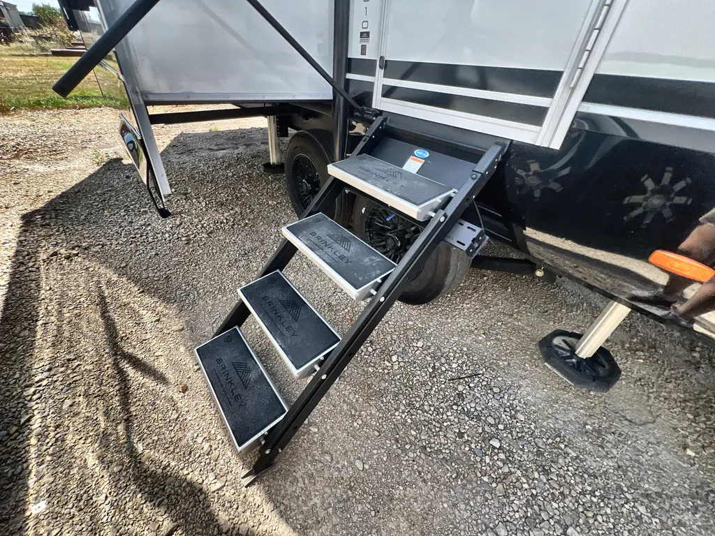 2025 Brinkley Model Z 3610, Photos photo 11
