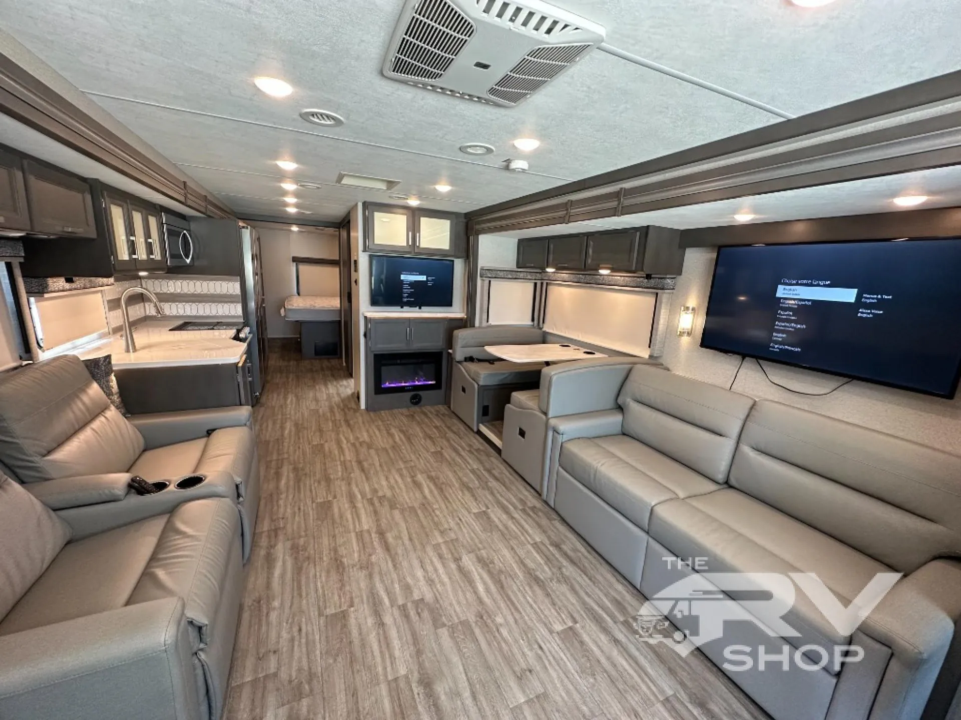 2024 Thor Motor Coach Luminate CC35 - Photo 4