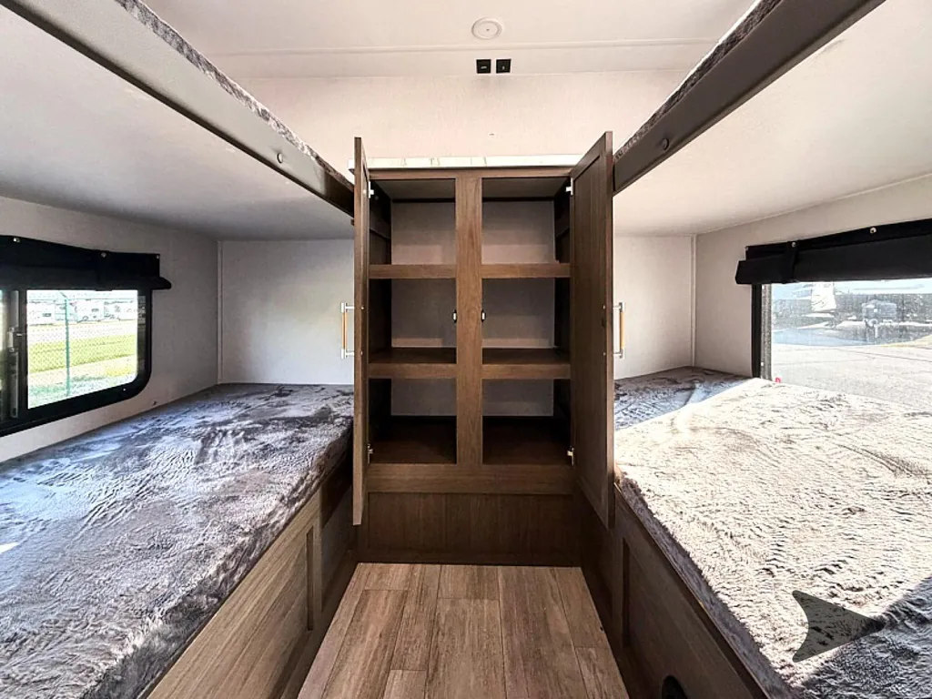 2027 Coachmen Freedom Express Select 29SE, Photos photo 43