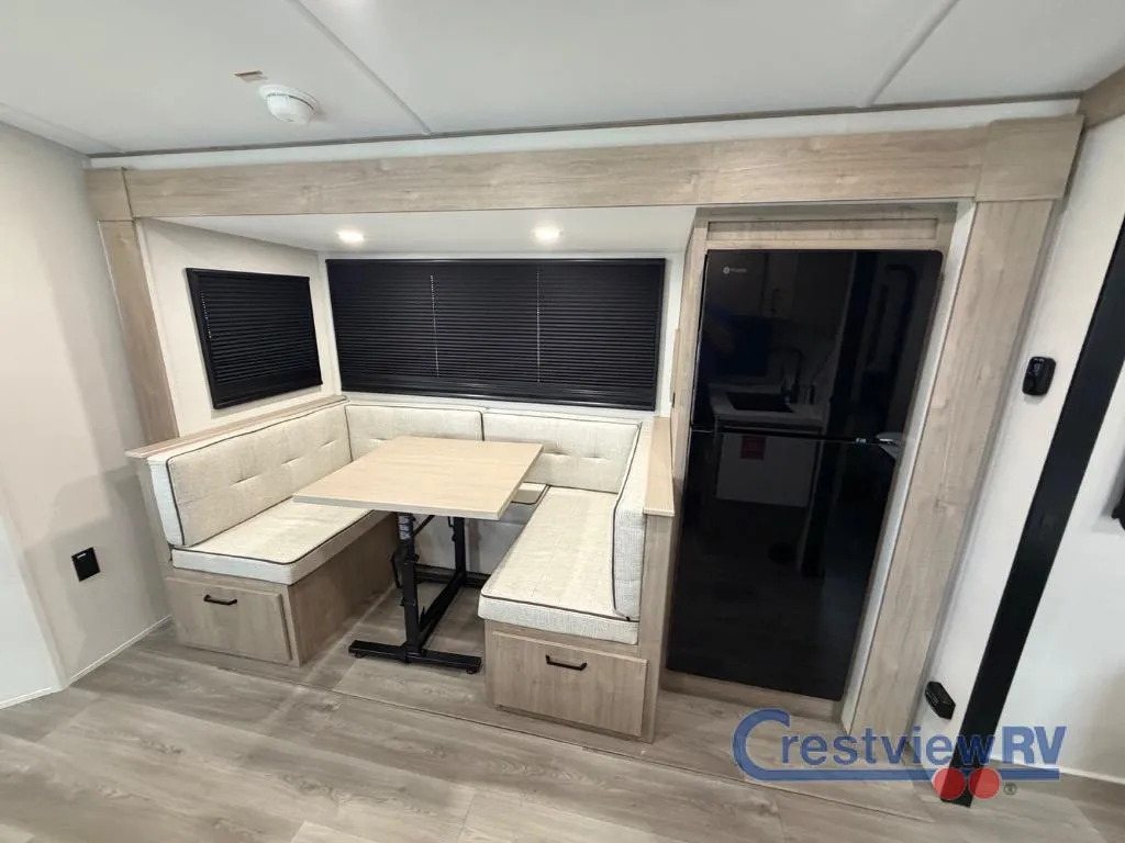 2027 Grand Design Imagine 2470BH - Photo 3