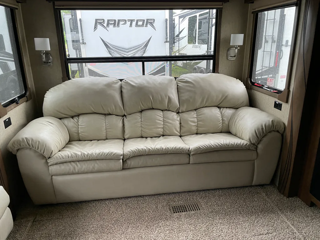 2018 Forest River Cedar Creek Champagne Edition 38EL, Photos photo 9
