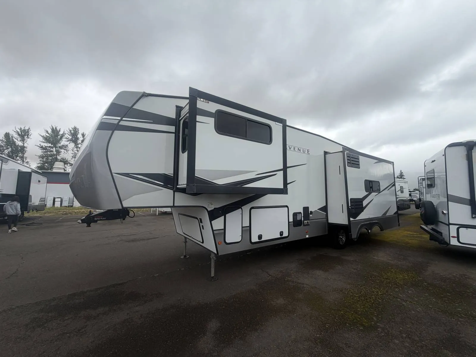 2022 Alliance RV Avenue 32RLS - Photo 4