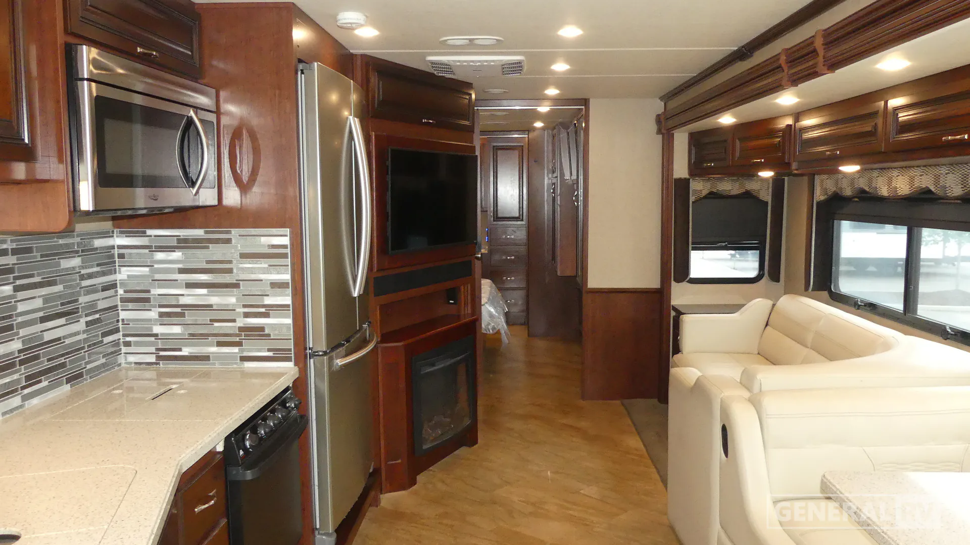 2017 Holiday Rambler Vacationer 35K - Photo 3