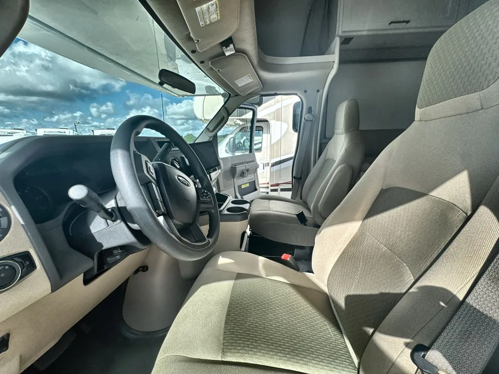 2026 Thor Motor Coach Geneva 31VT - Photo 4