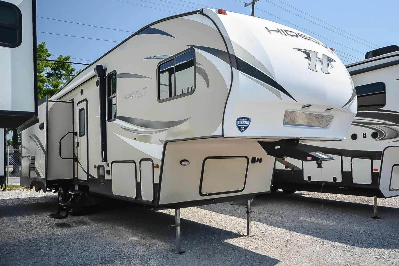 2018 Keystone Montana 3791RD - Photo 4