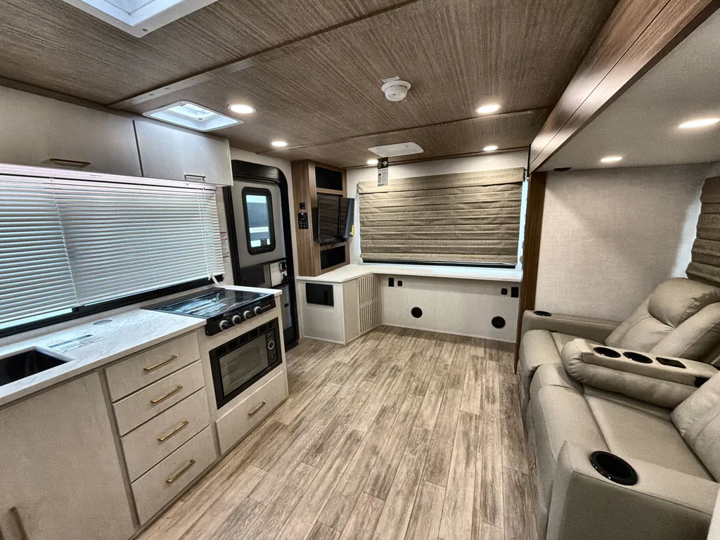 2026 Forest River Vibe Extreme Lite 2400RB, Photos photo 5