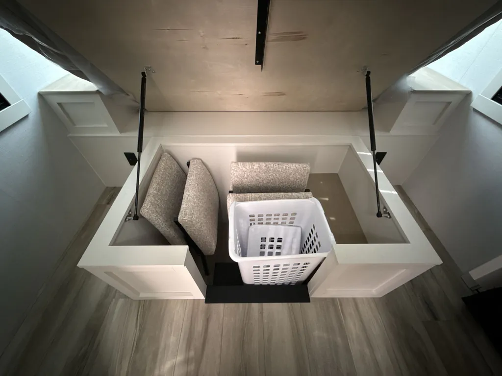 2026 Brinkley Model I 294, Photos photo 33