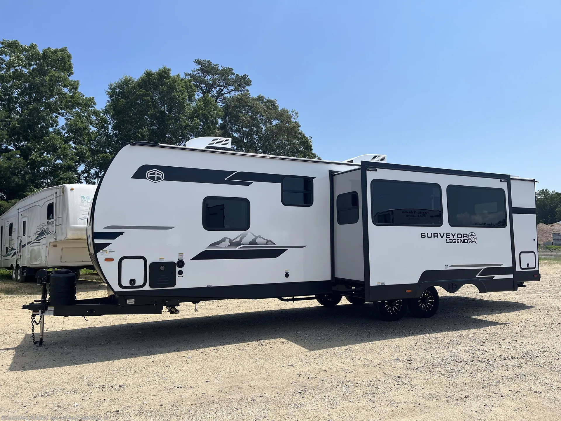 2026 Forest River Surveyor Legend 296QBLE - Photo 3