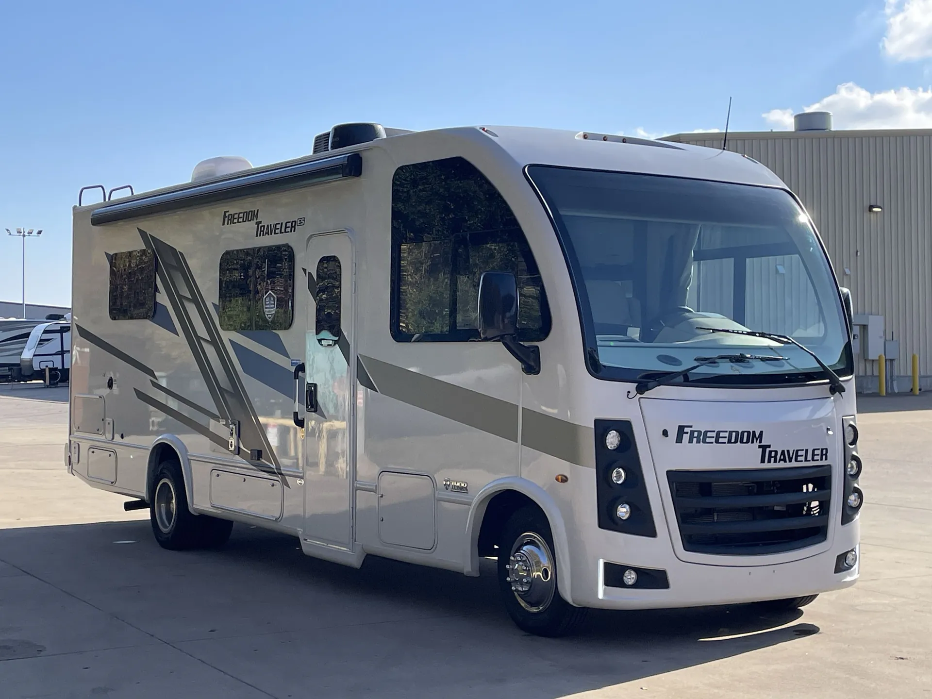 2026 Thor Motor Coach Freedom Traveler A26 - Photo 2