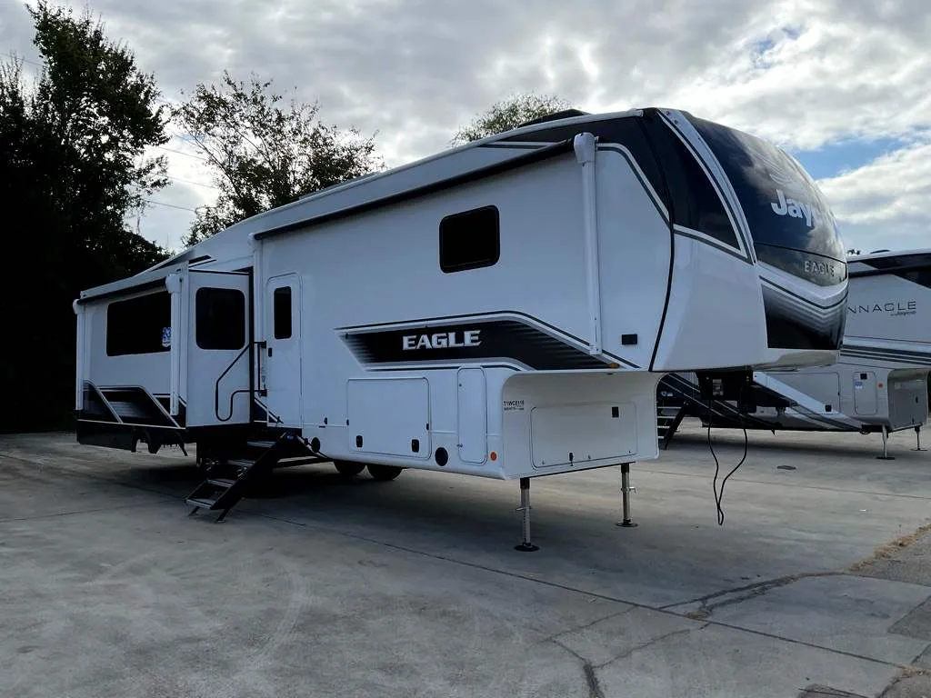 2026 Jayco Eagle 365UKTS - Photo 2