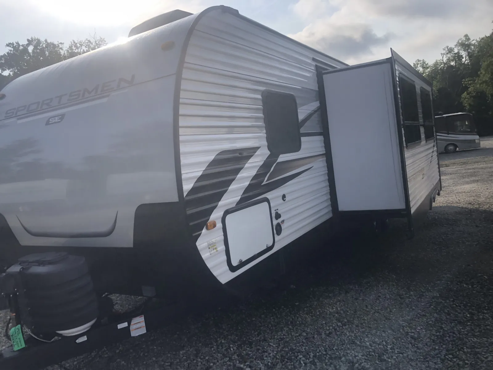 2025 K-Z Sportsmen SE 301DBSE - Photo 4