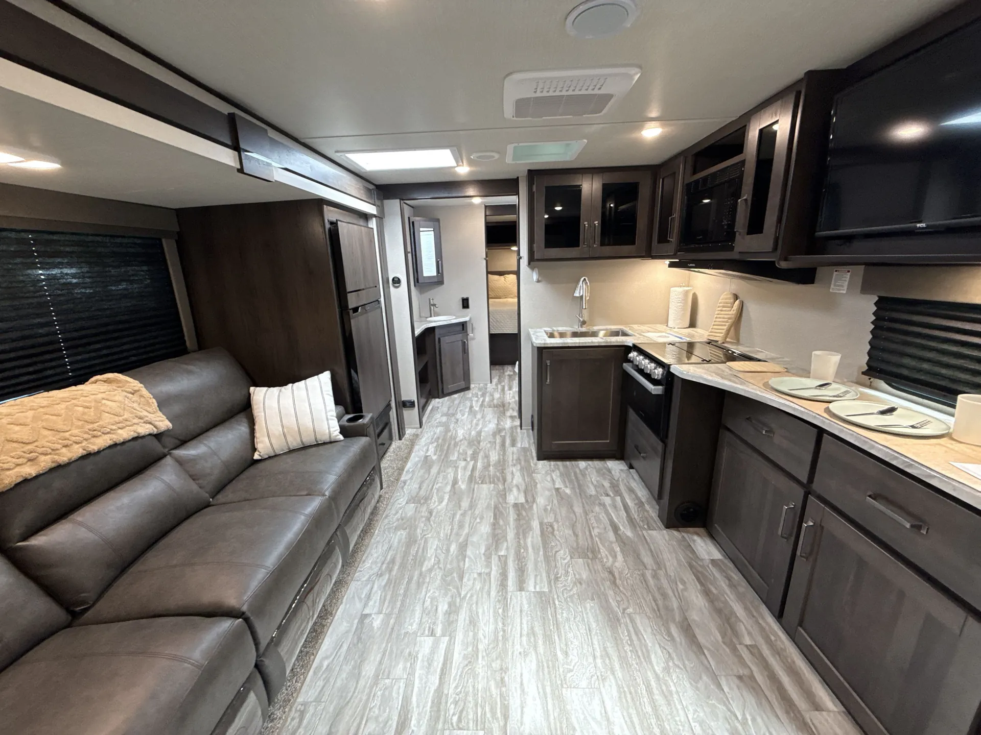 2022 Grand Design Transcend Xplor 245RL — living area main