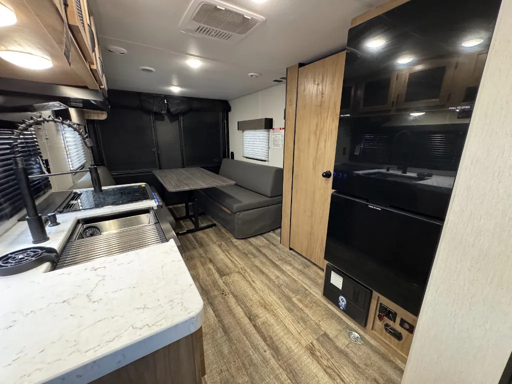2024 Forest River Cherokee Grey Wolf 22RR - Photo 3