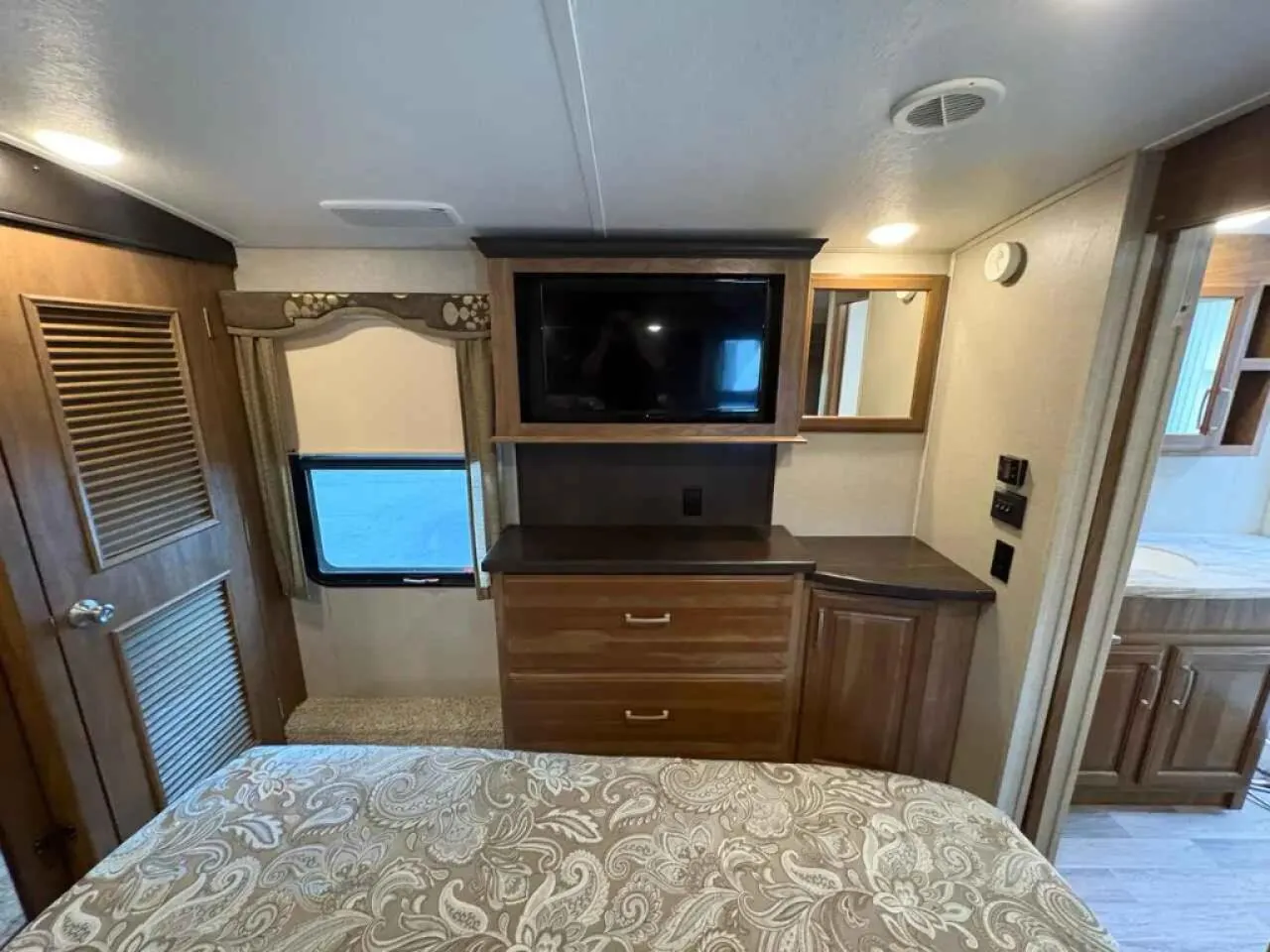 2017 Keystone RV Montana Used    3721 RL - Photo 2