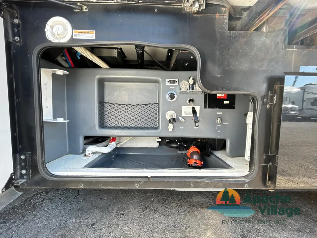 2017 Fleetwood Pace Arrow LXE 38F, Photos photo 14