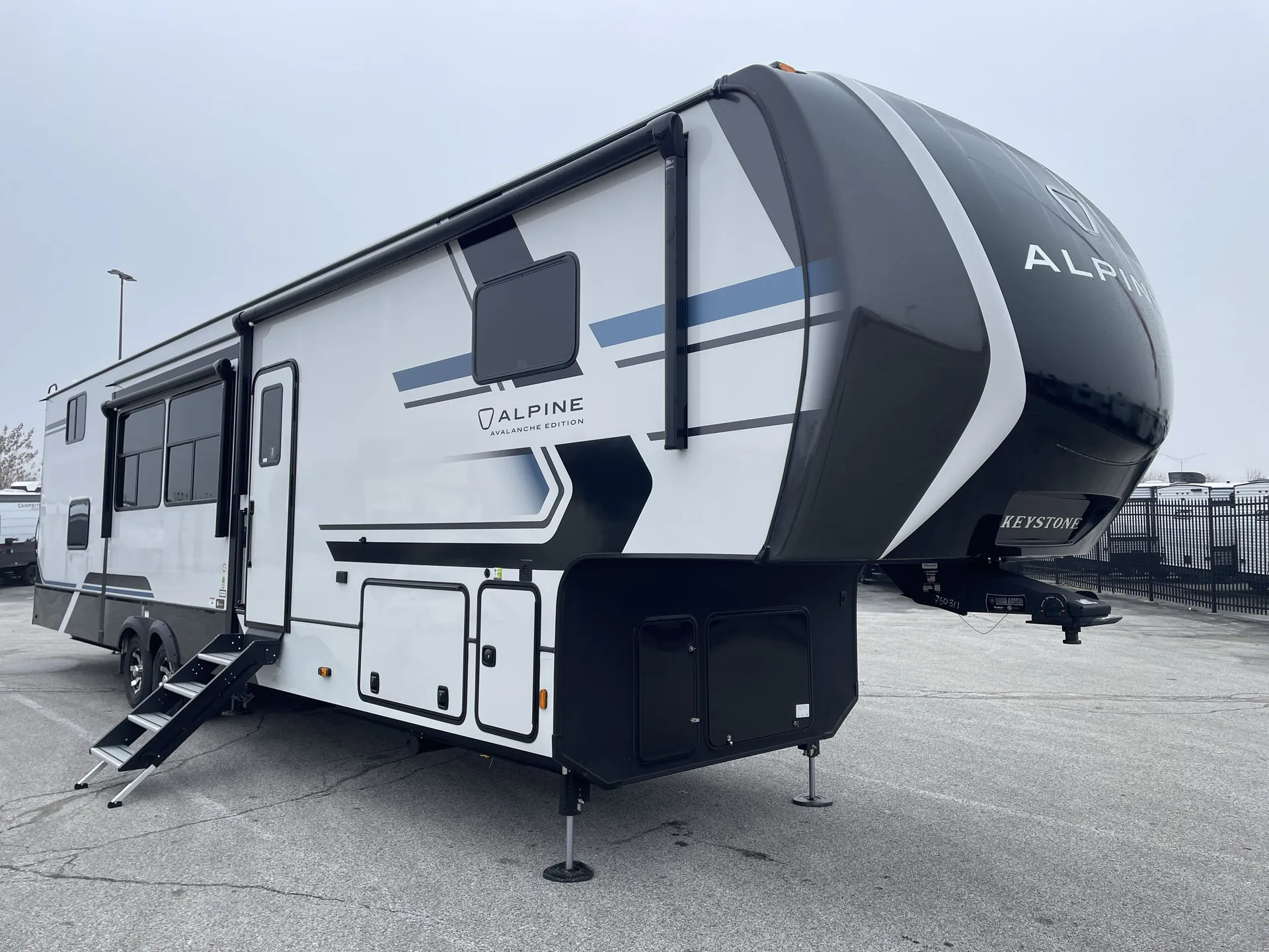 2026 Keystone Avalanche 390DS - Photo 2