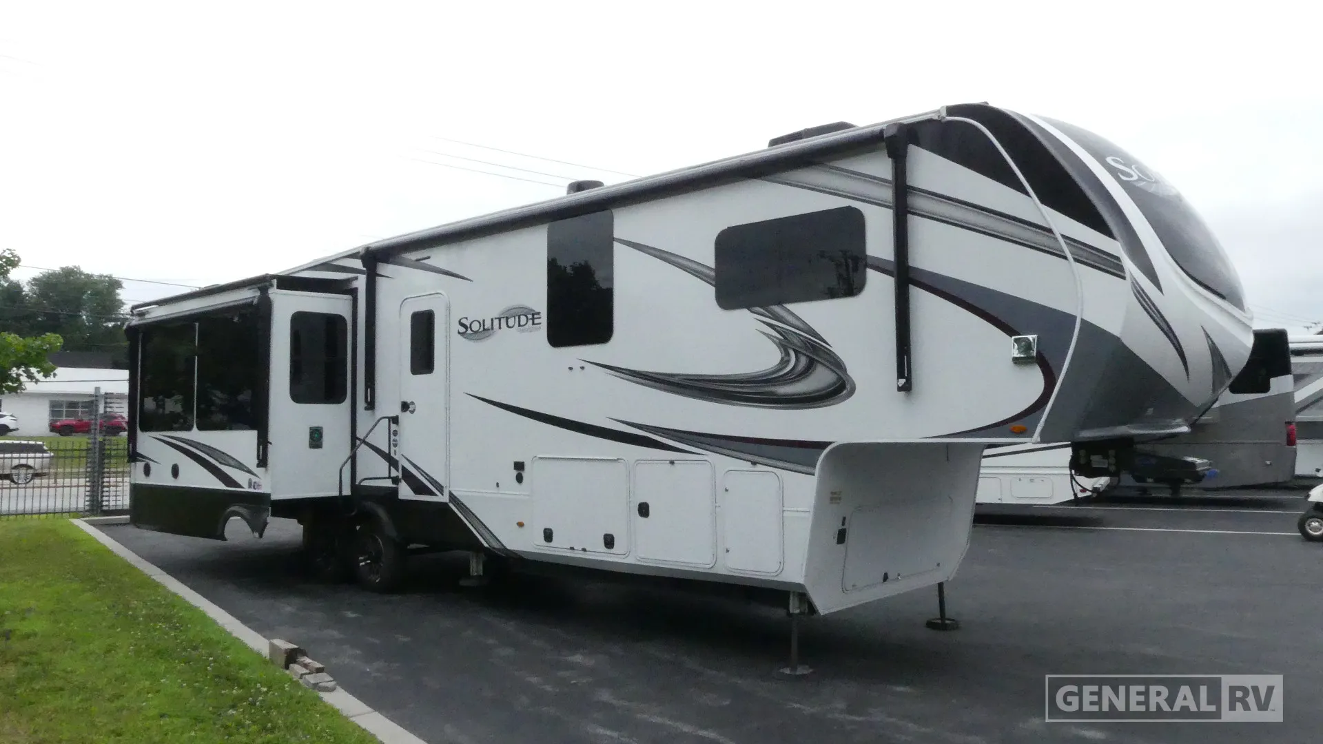 2022 Grand Design Solitude 378MBS - Photo 2