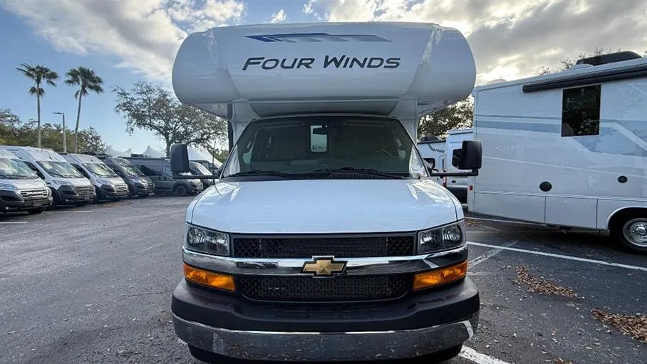 2026 Thor Motor Coach Four Winds 19X - Photo 3