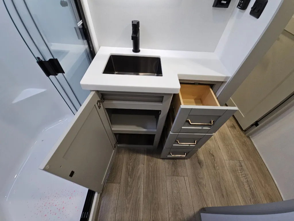 2026 Brinkley Model Z 3515, Bathroom photo 8