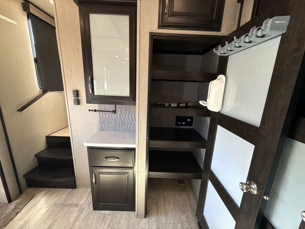 2018 Grand Design Momentum 376TH, Photos photo 16
