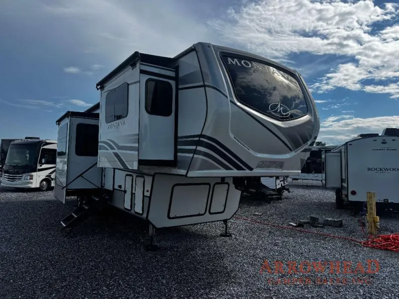 2022 Keystone Montana 3763BP - Photo 2