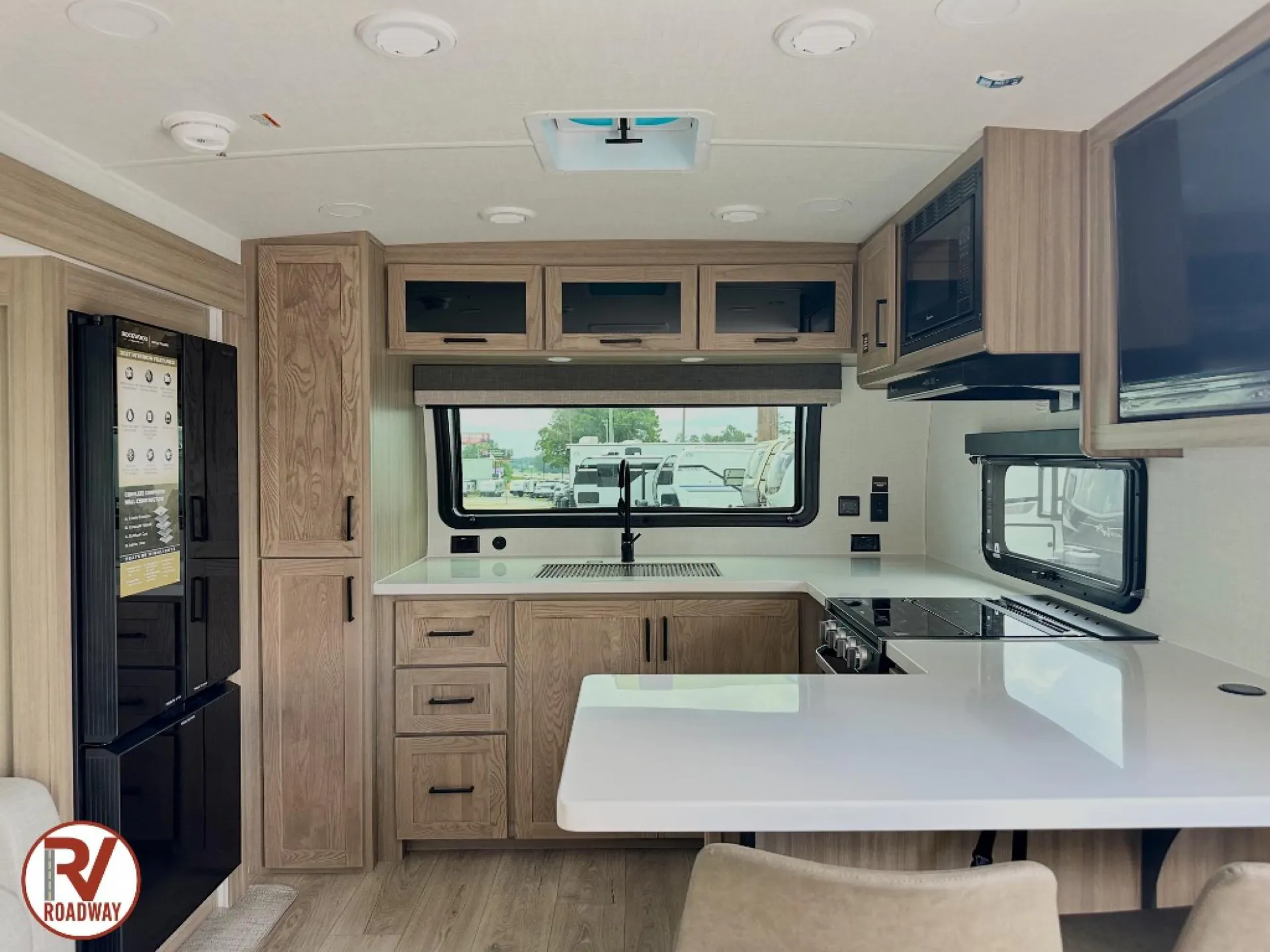 2027 Forest River Rockwood Mini Lite 2523MBR — Photo 6