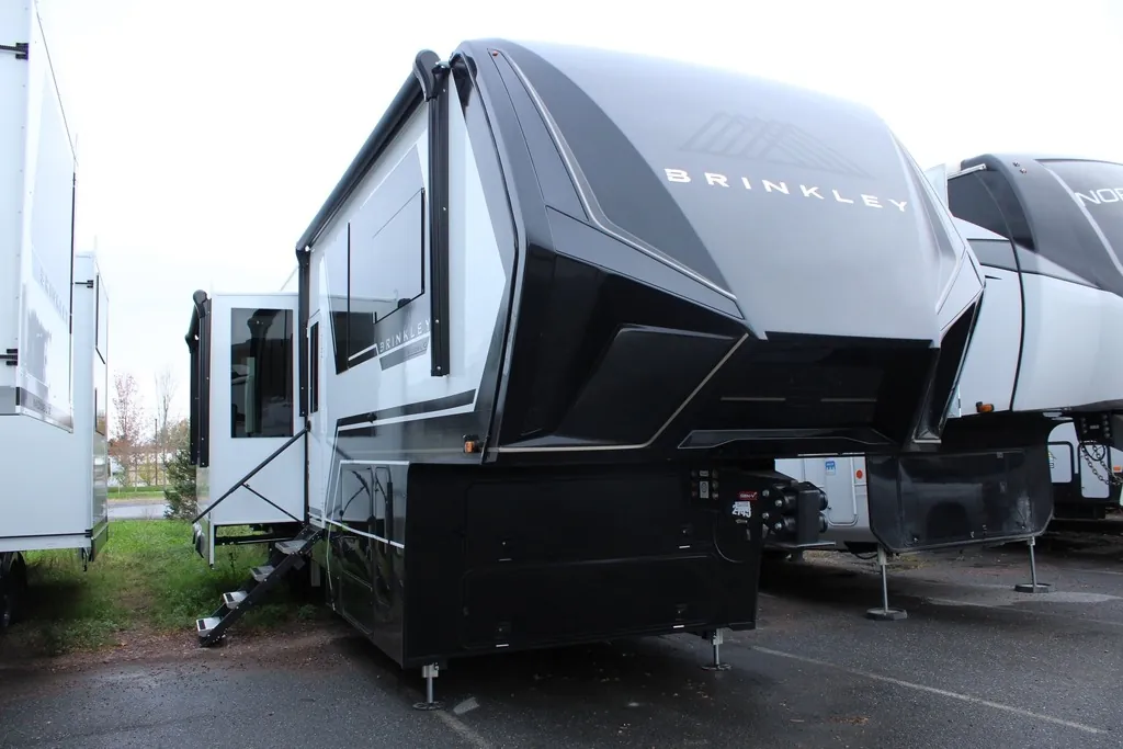 2026 Brinkley Model G 4100, Photos photo 5