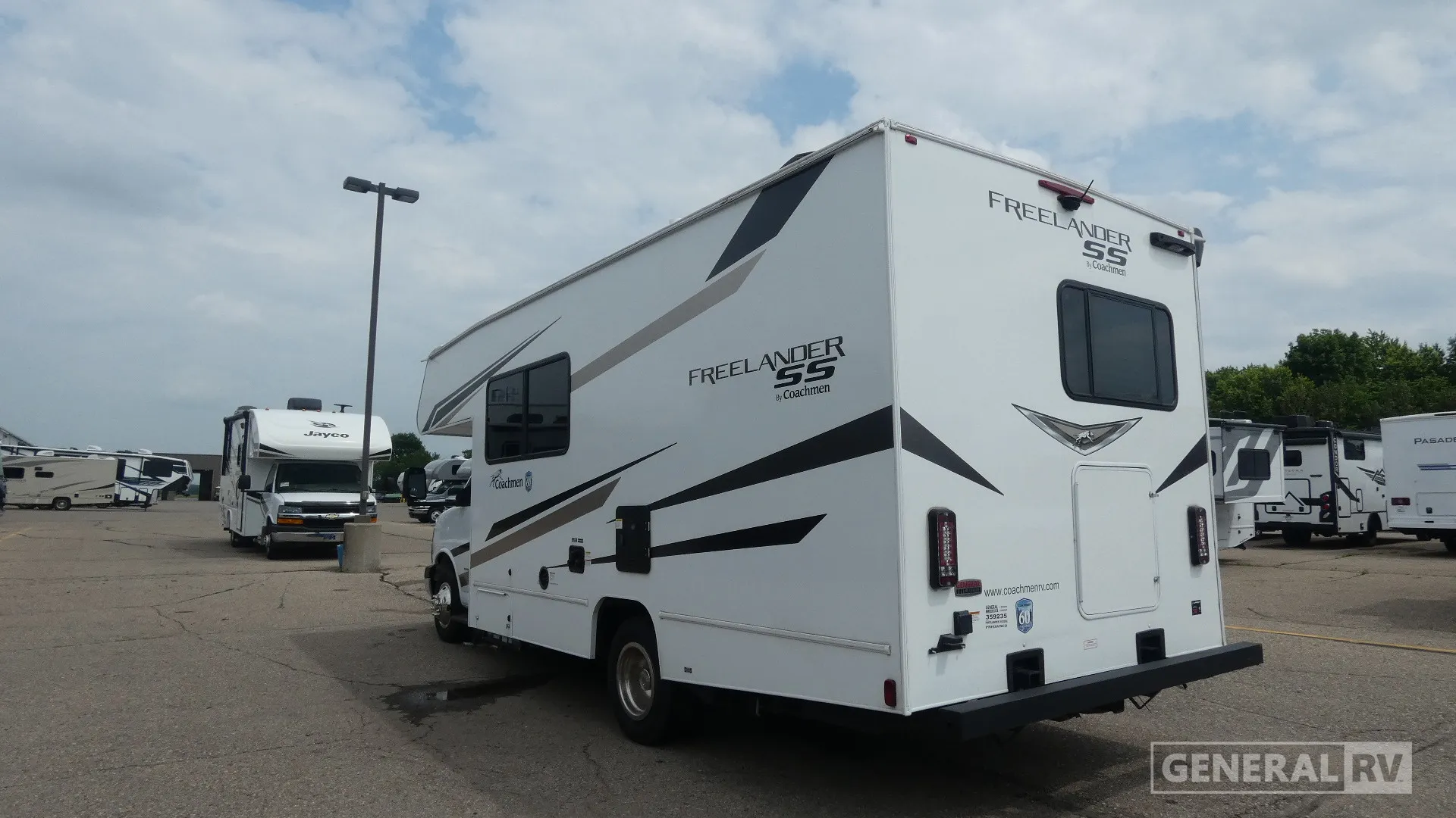 2025 Coachmen Freelander 21QSS - Photo 4