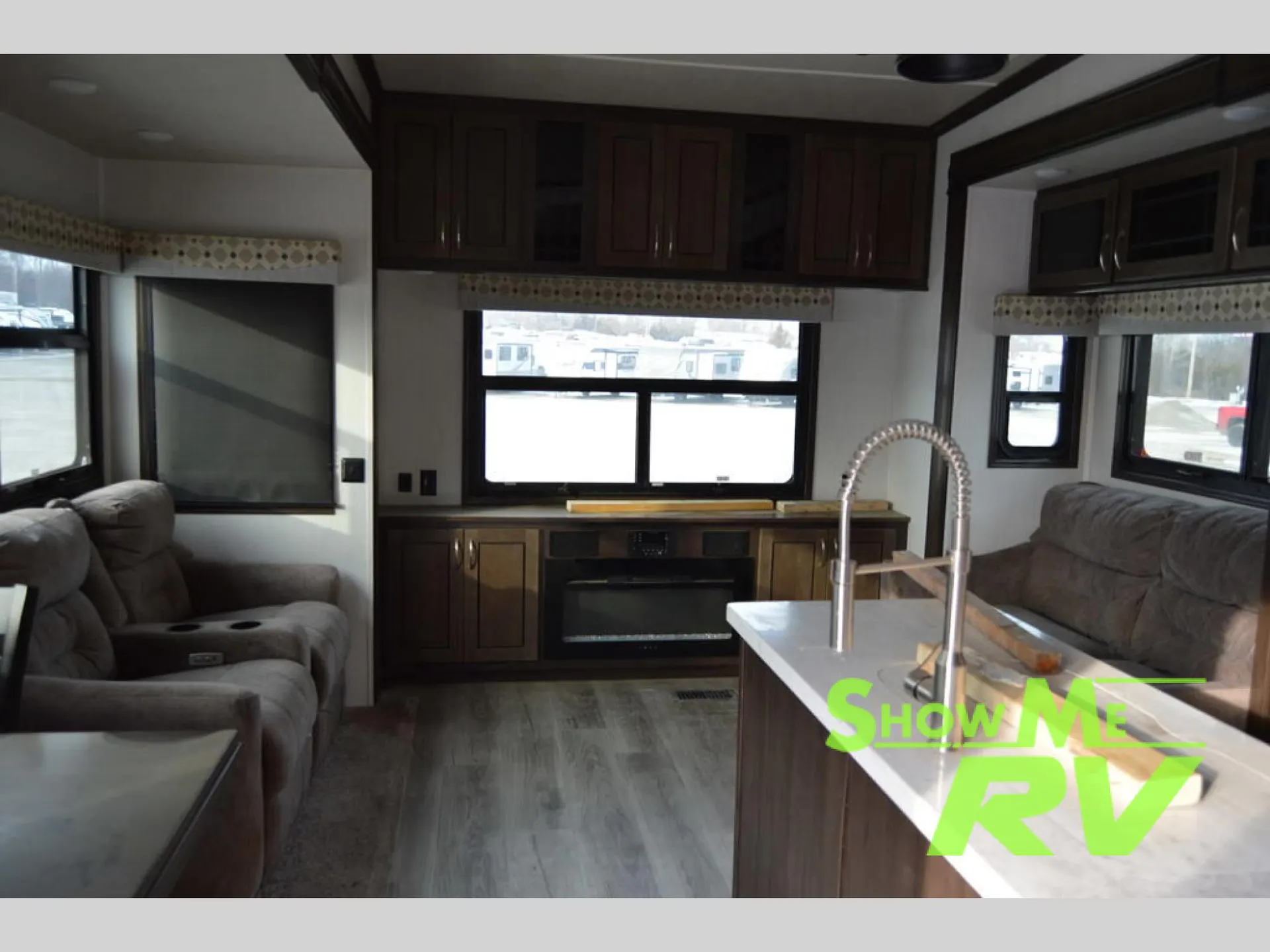 2021 Forest River Cedar Creek Silverback 29RW — Photo 7