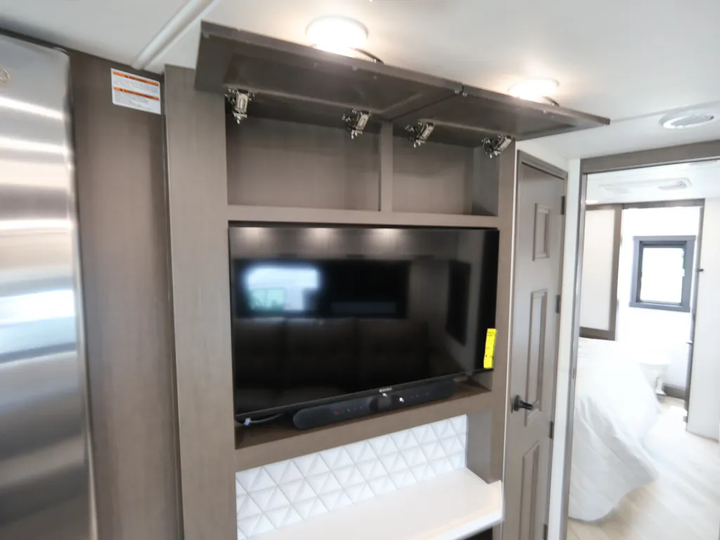 2027 Entegra Coach Accolade 37K, Photos photo 14