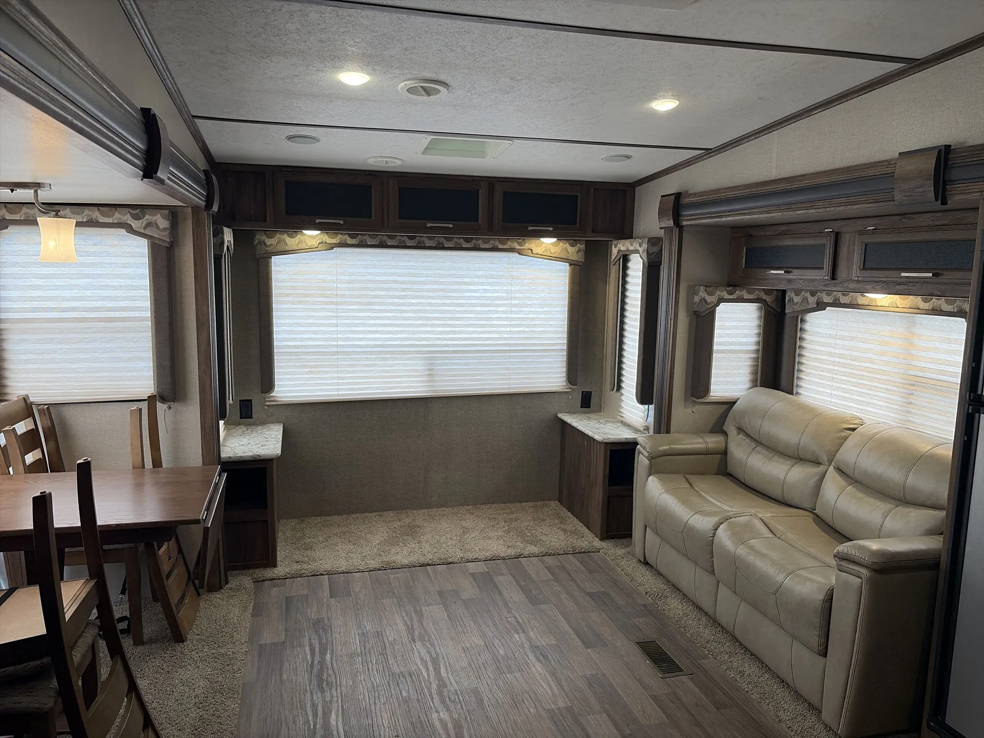 2017 Keystone Cougar Half-Ton 28SGS — living area main