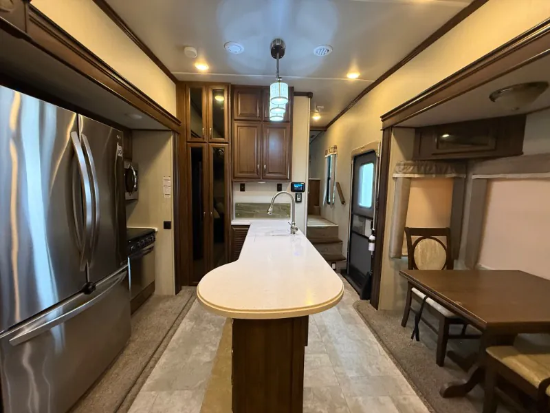 2019 Palomino Columbus 298RLC - Photo 4