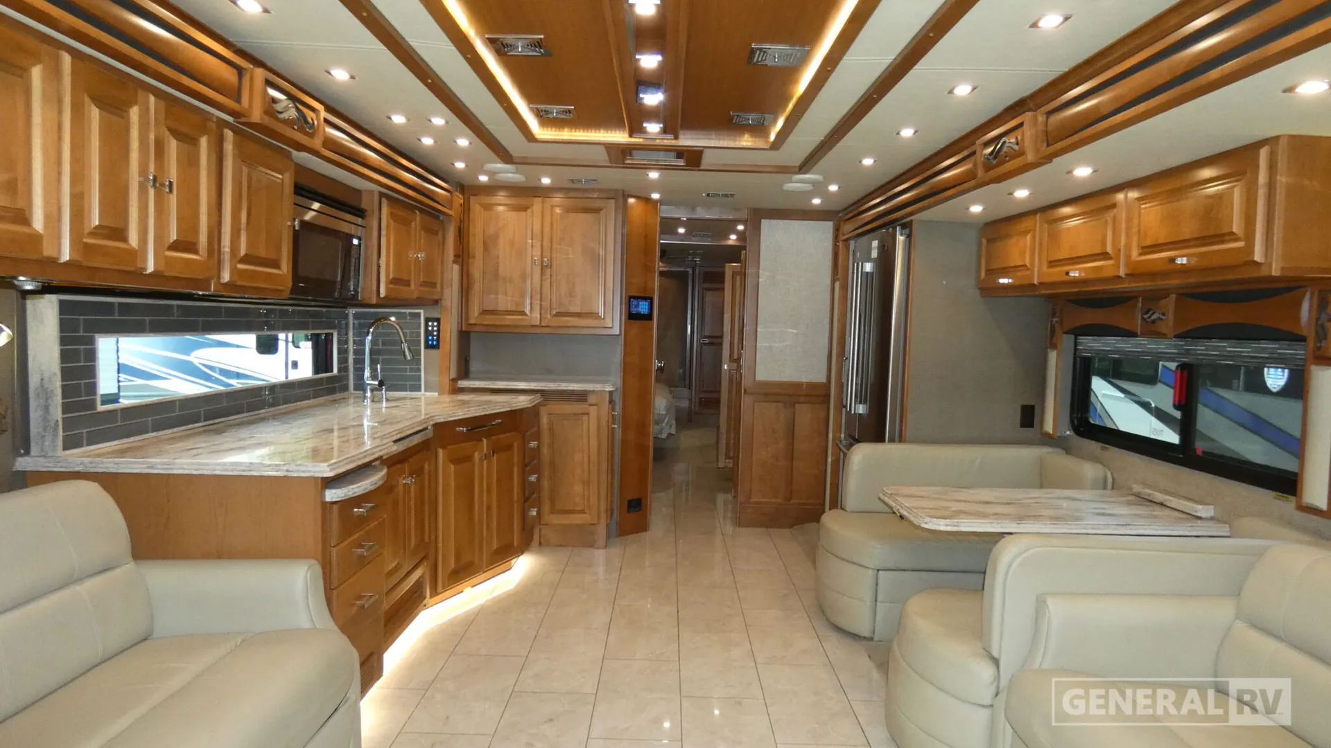 2019 Tiffin Phaeton 40 QKH - Photo 3