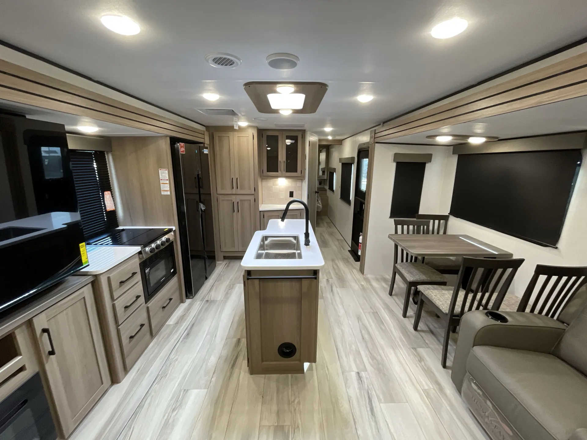 2026 Keystone Coleman Legacy 2950RL — living area main