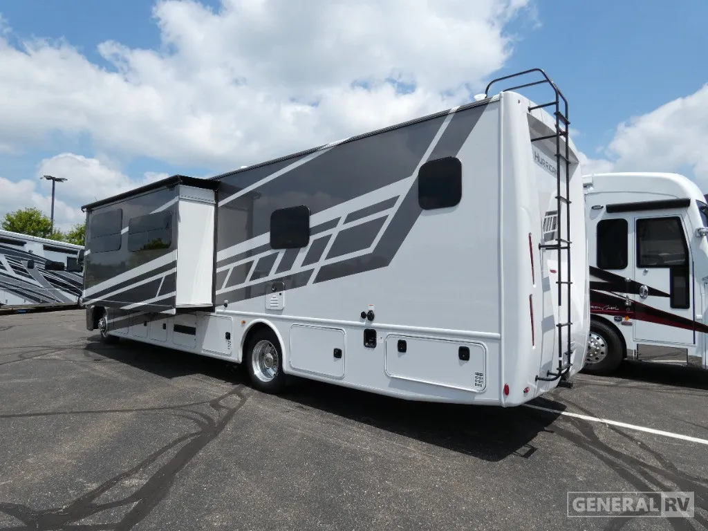 2026 Thor Motor Coach Hurricane 35G - Photo 4
