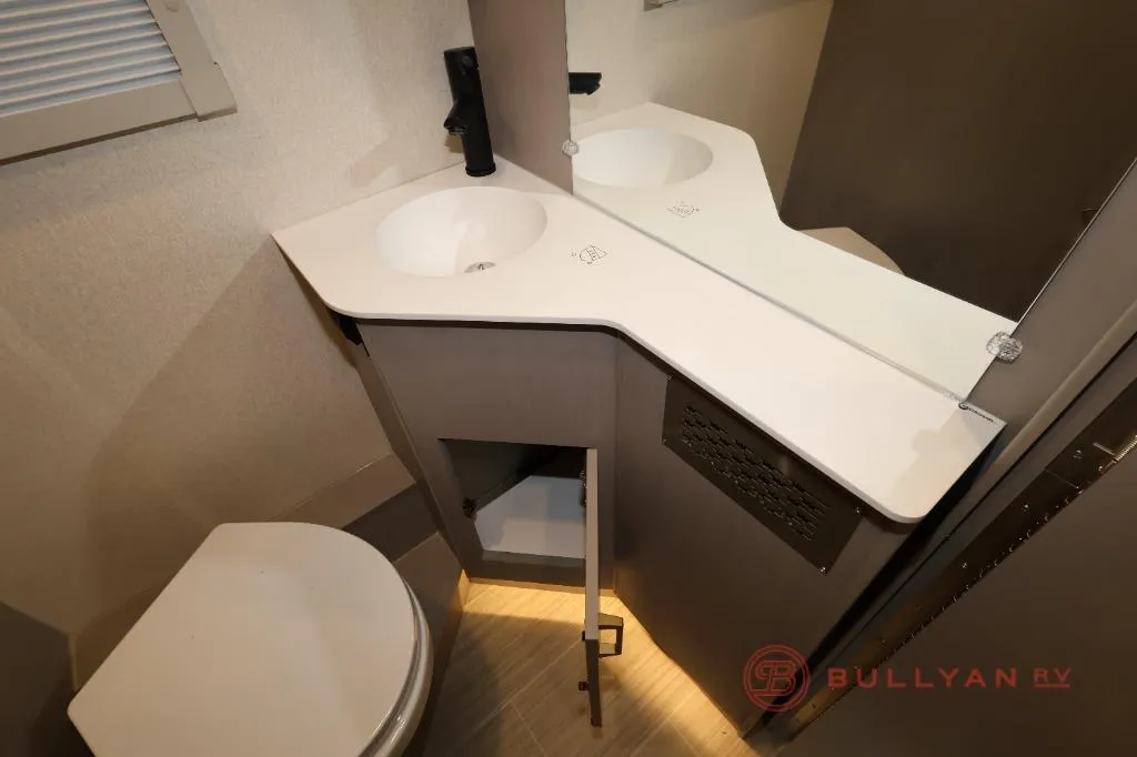 2027 Winnebago View 24R - Photo 3