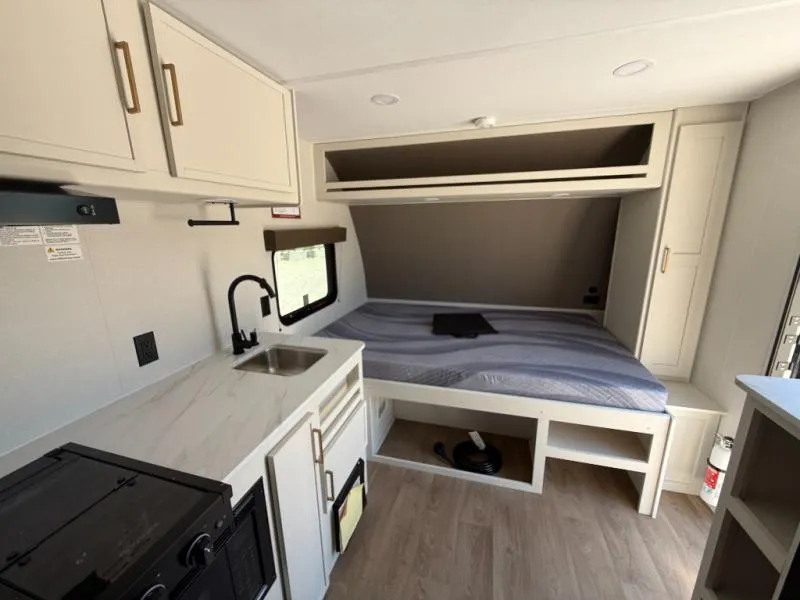 2027 Grand Design Transcend Lite 121RBL - Photo 2