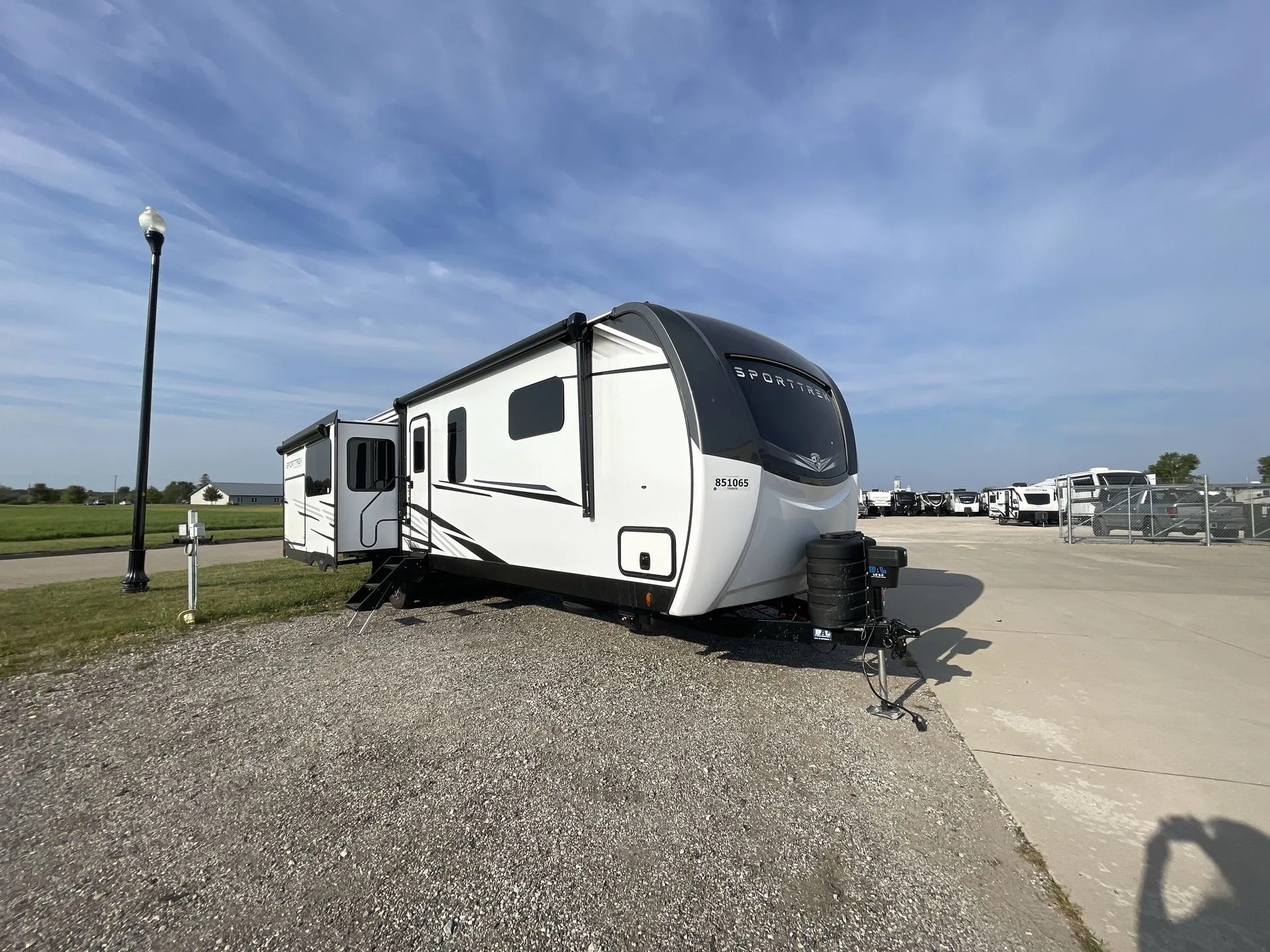 2026 Venture RV SPORTTREK TOURING EDITION 343VIK - Photo 3