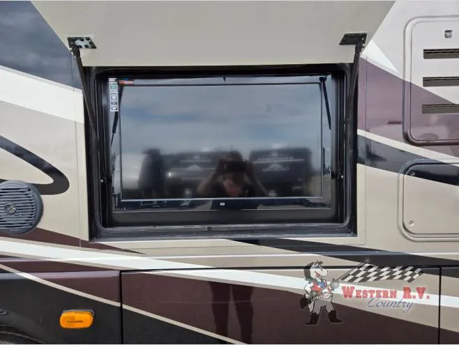 2014 Thor Motor Coach Outlaw 37LS - Photo 2
