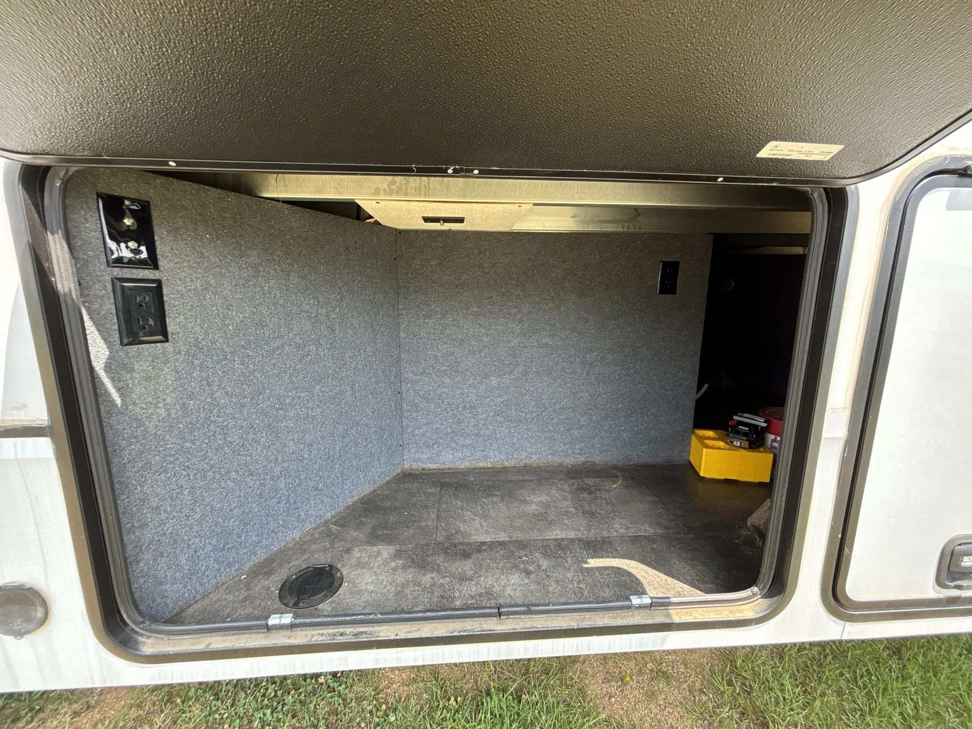 2021 Alliance RV Paradigm 390MP — living area main