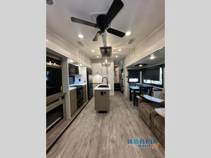 2026 Jayco Eagle 355MBQS - Photo 4